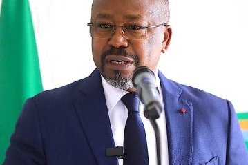 Gabon&nbsp;: Bilie-By-Nze toujours détenu, ses conditions d’incarcération suscitent des interrogations