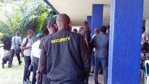 La Poste S.A.&nbsp;: Fox Fort Security sème le chaos en plein point de presse des postiers