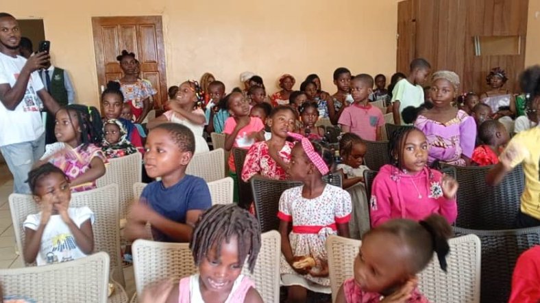 Ogooué-Ivindo/ des cadeaux et de l’espoir pour les enfants de Makokou à Noël