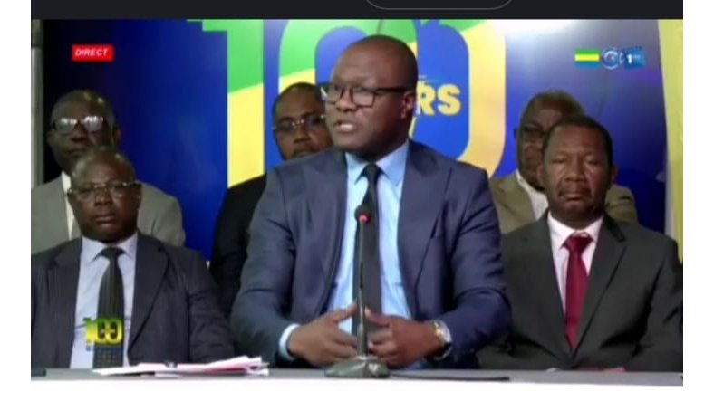 Suppression des bourses à l’étranger : le ministre de l’Enseignement supérieur justifie la décision