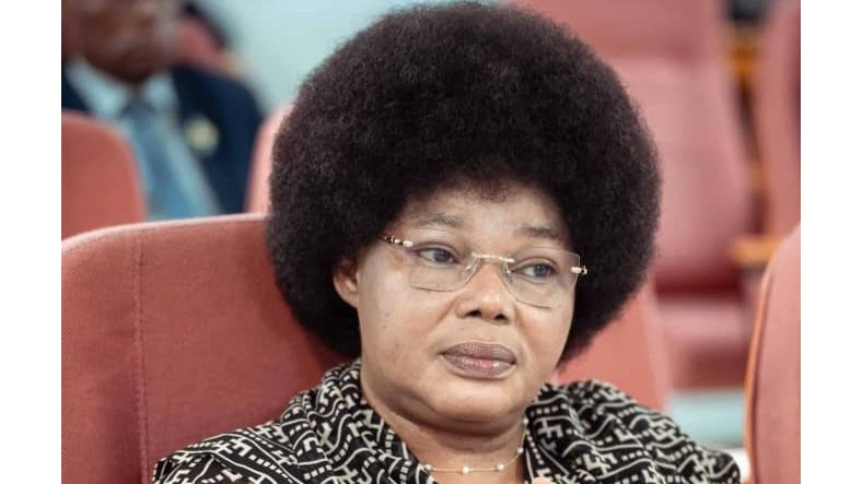 Gabon&nbsp;: le chef de l’État Oligui Nguema ciblé sur les réseaux sociaux, la sénatrice Élodie Diane Fouefoue s’indigne