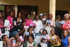 Octobre Rose : des femmes sourdes-muettes sensibilisées aux cancers féminins et à l’hygiène menstruelle