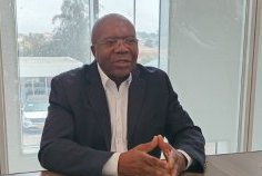 Tribune libre : « Le président-commentateur : chronique d’un désaveu démocratique »
