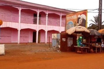Tribunal de Mouila&nbsp;: la commerçante poursuivie dans l’affaire du manioc aux excréments blanchie