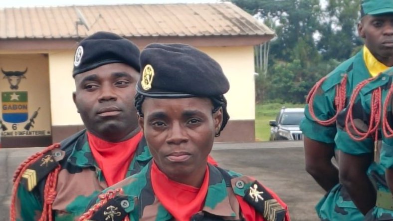 Mouila : présentation du drapeau au contingent 2023 B du génie militaire