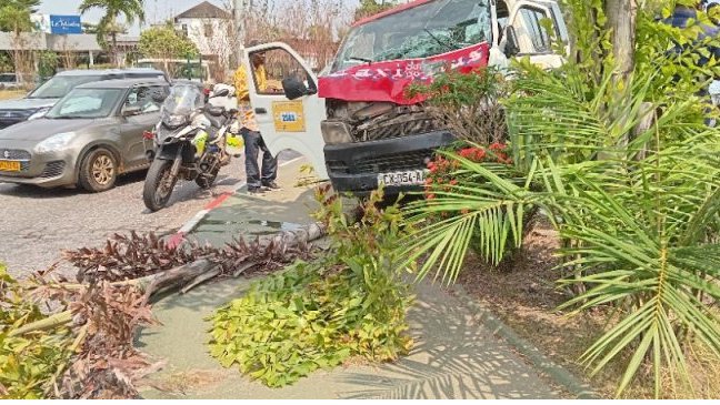 Akanda : un taxi-bus percute un pick-up, des blessés laissés sans secours pendant de longues minutes