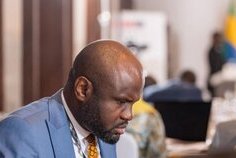 Liberté de la presse en question : l’arrestation de Harold Leckat fait polémique 