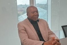 Nucléaire, manganèse et visite d’État&nbsp;: la tribune de Michel Ongoundou Loundah relance le débat sur les relations franco-gabonaises