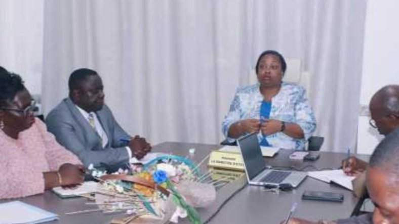 Éducation nationale/Grève&nbsp;: Camélia Ntoutoume Leclercq à pied d’oeuvre pour un retour à la sérénité 