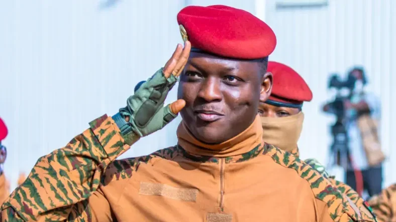 Burkina Faso&nbsp;: dissolution des partis, une décision majeure du Conseil des ministres