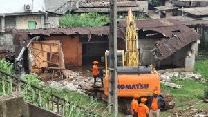 Déguerpissement au PK12&nbsp;: entre choc, colère et promesses de modernisation